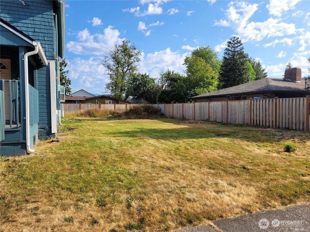 Photo of 603 Alder Street, Sultan, WA 98294 (MLS # 2435281)