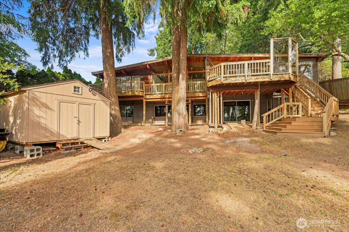 1711 E Lake Sammamish Place SE