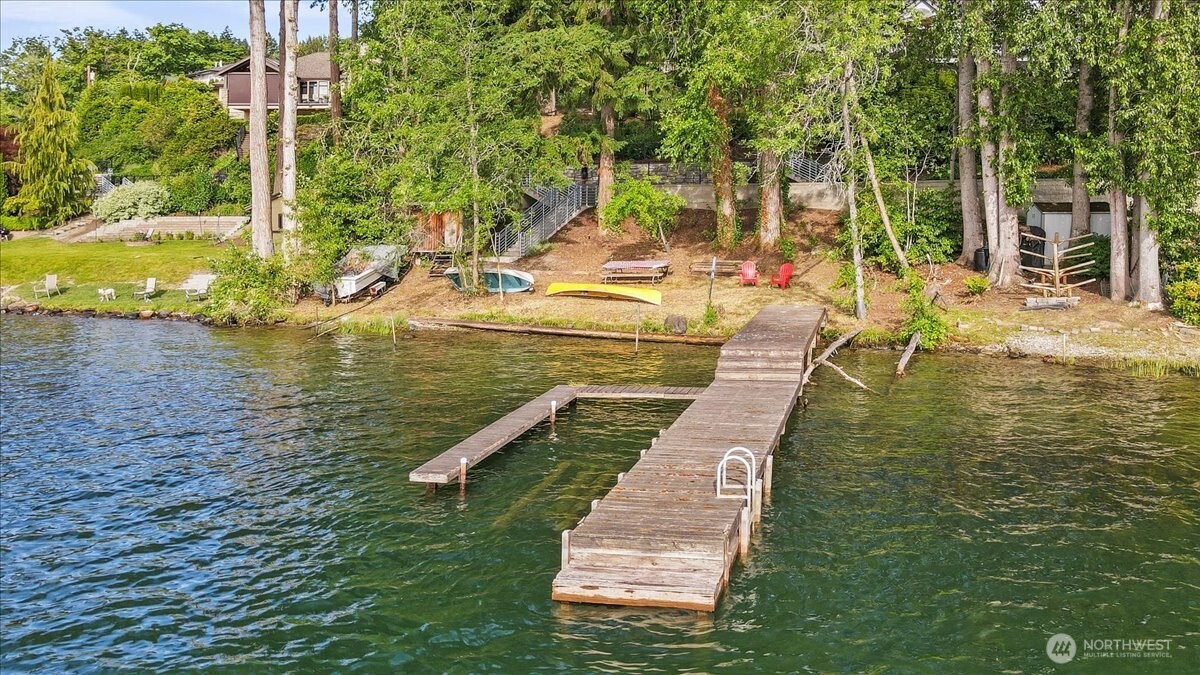 1711 E Lake Sammamish Place SE