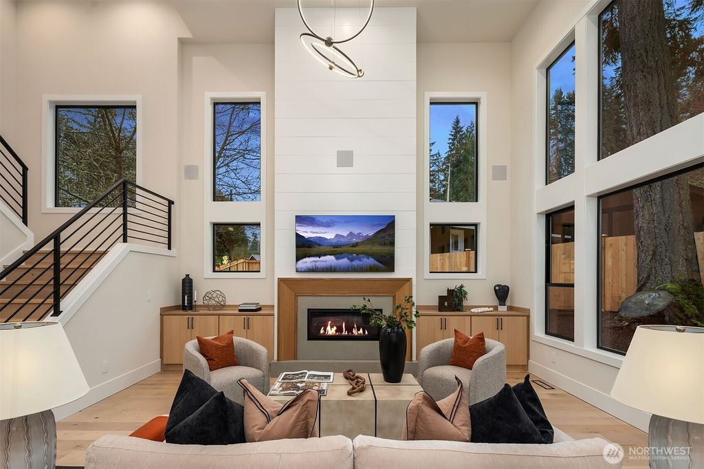 Photo of 4041 162nd Avenue SE, Bellevue, WA 98006 (MLS # 2354199)