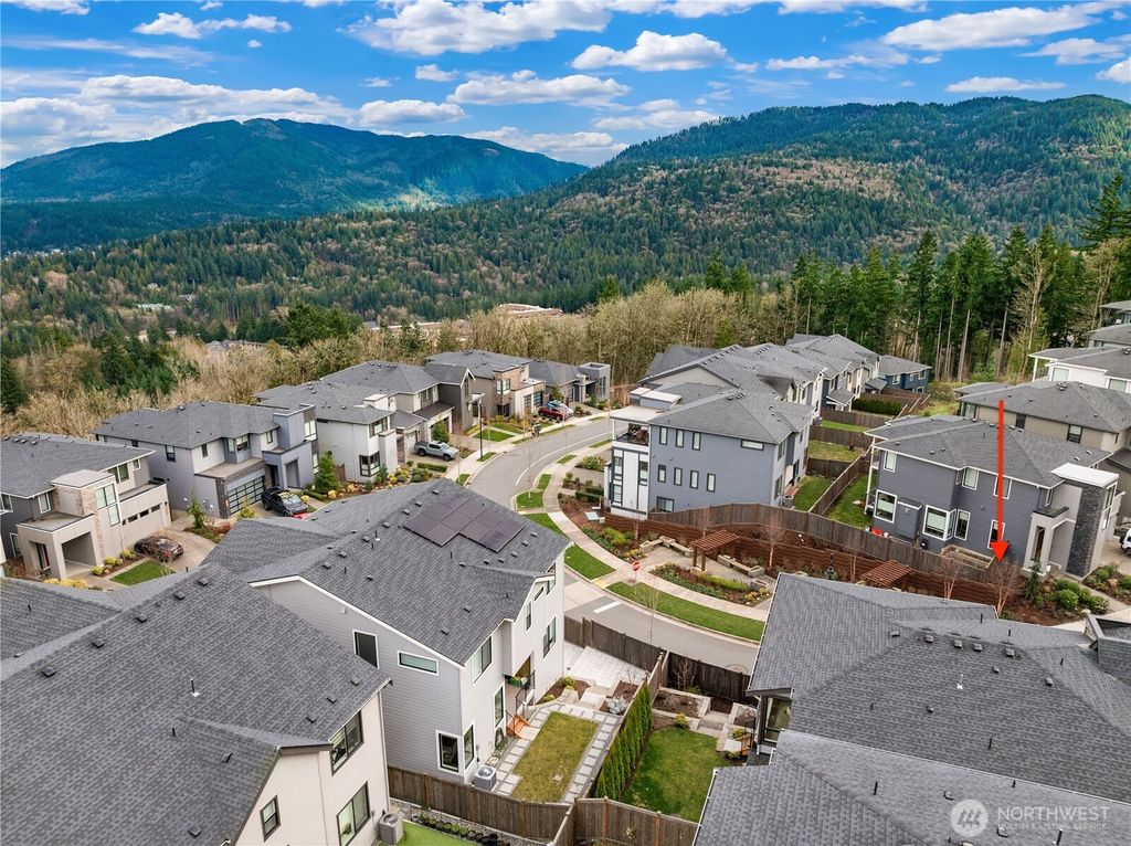 Photo of 508 Glacier Peak Drive NW, Issaquah, WA 98027 (MLS # 2483965)
