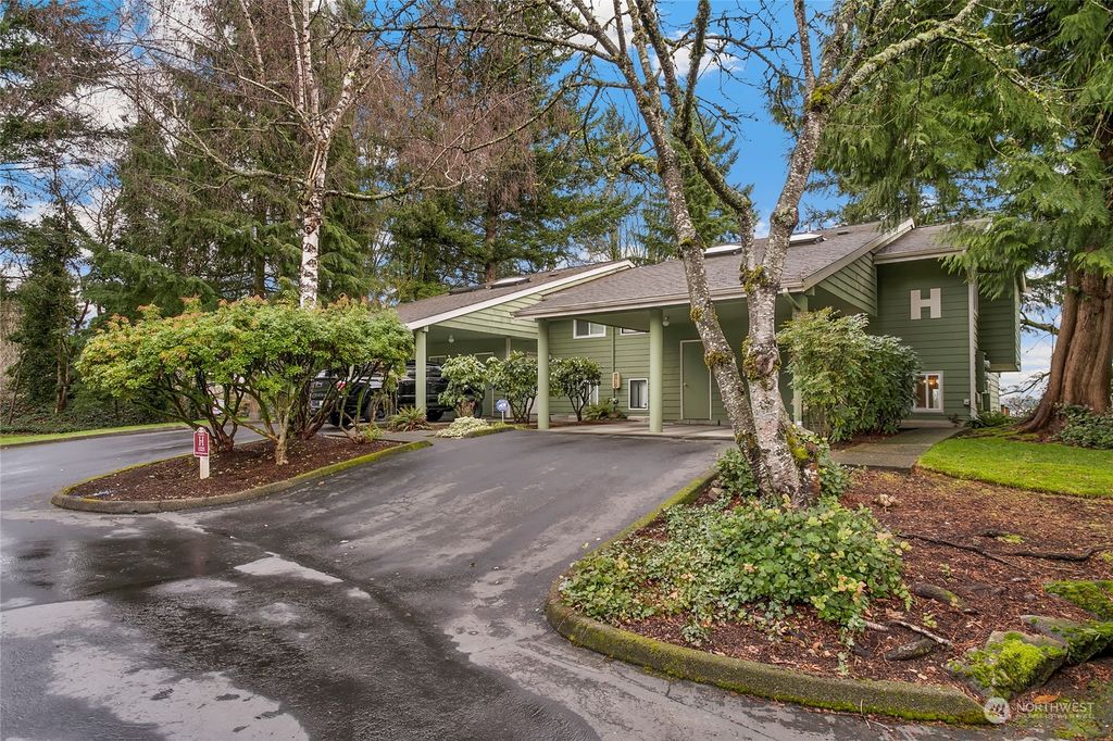 Photo of 13225 SE 256th Street #H4, Kent, WA 98042 (MLS # 2196543)