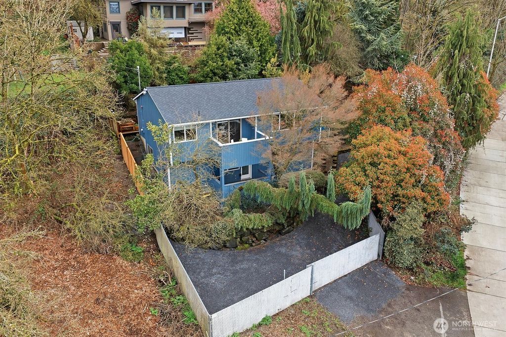 Photo of 1915 11th Avenue S, Seattle, WA 98134 (MLS # 2481064)