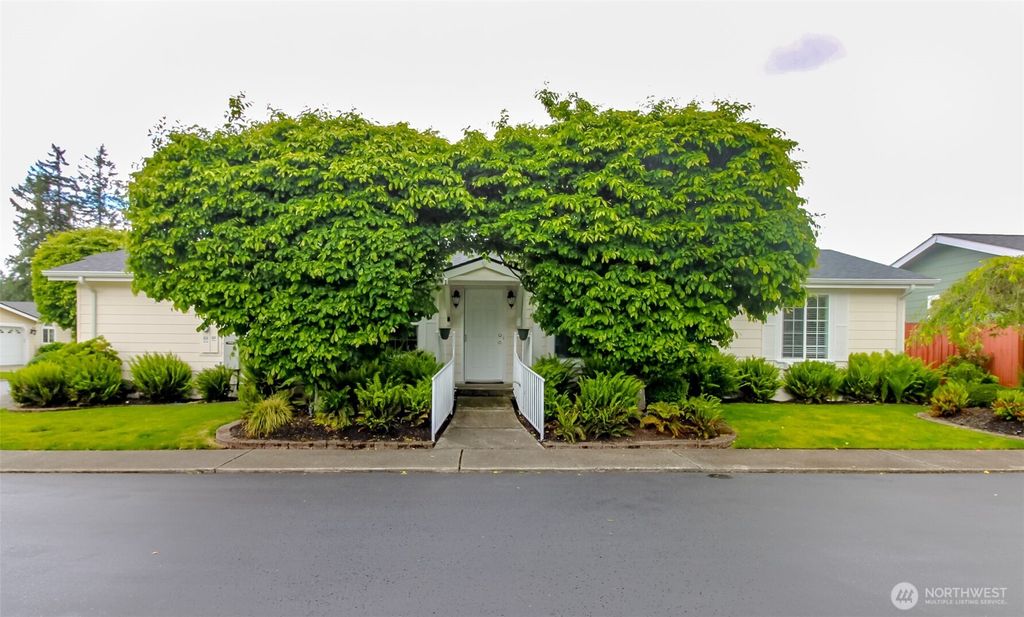 Photo of 22318 SE 243rd Place #138, Maple Valley, WA 98038 (MLS # 2368289)
