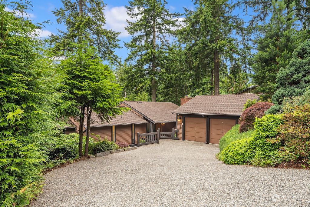 Photo of 4635 153rd Avenue SE, Bellevue, WA 98006 (MLS # 2128069)