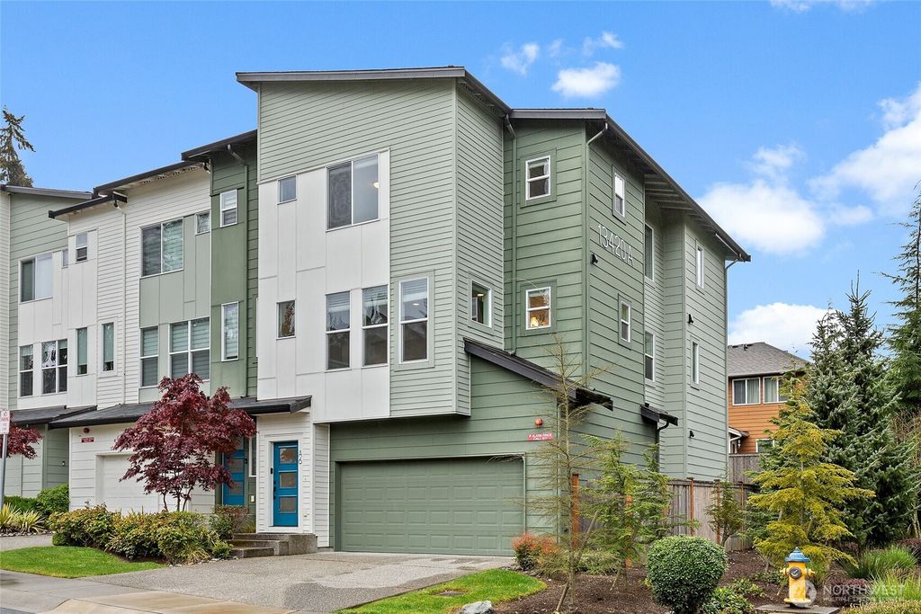Photo of 13420 Manor Way #A6, Lynnwood, WA 98087 (MLS # 2514736)