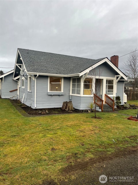 Photo of 1344 Axford Street, Raymond, WA 98577 (MLS # 2575050)