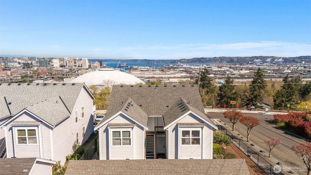 Photo of 522 E 32nd Street #A-D, Tacoma, WA 98404 (MLS # 2506088)