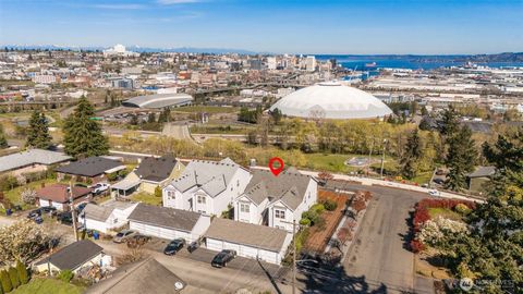 Photo of 522 E 32nd Street #A-D, Tacoma, WA 98404 (MLS # 2506088)