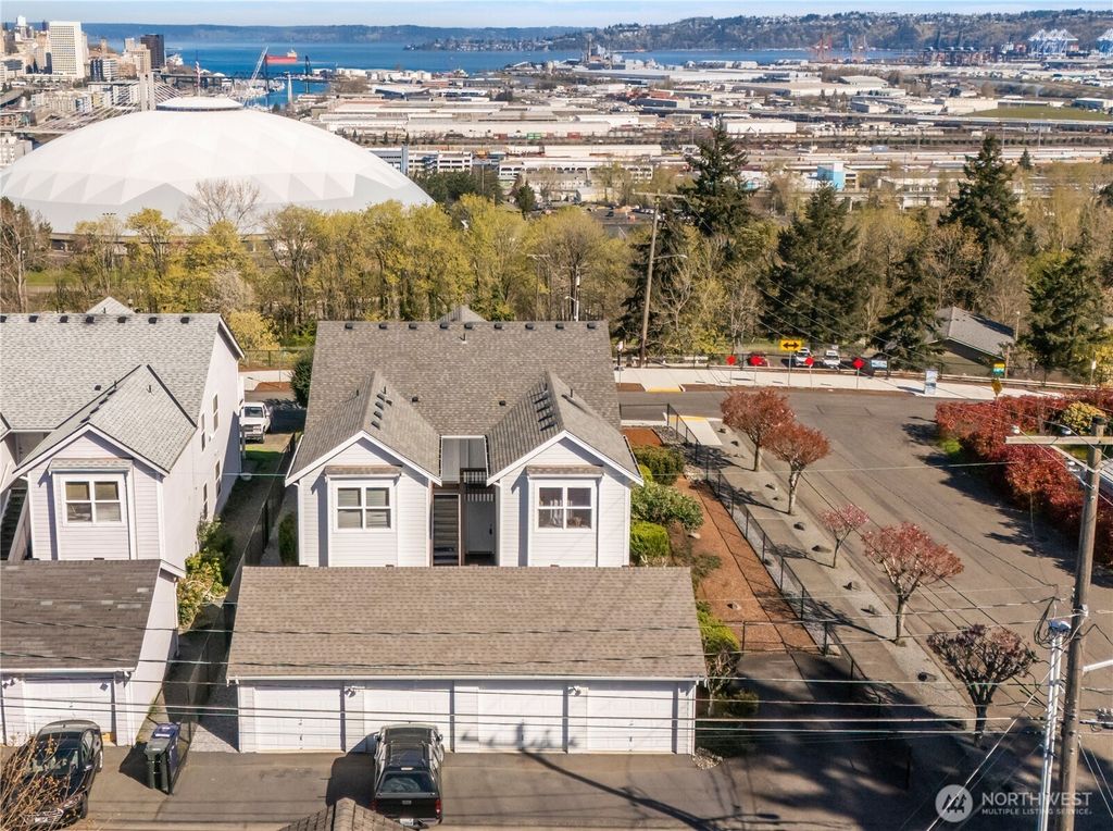 Photo of 522 E 32nd Street #A-D, Tacoma, WA 98404 (MLS # 2506088)