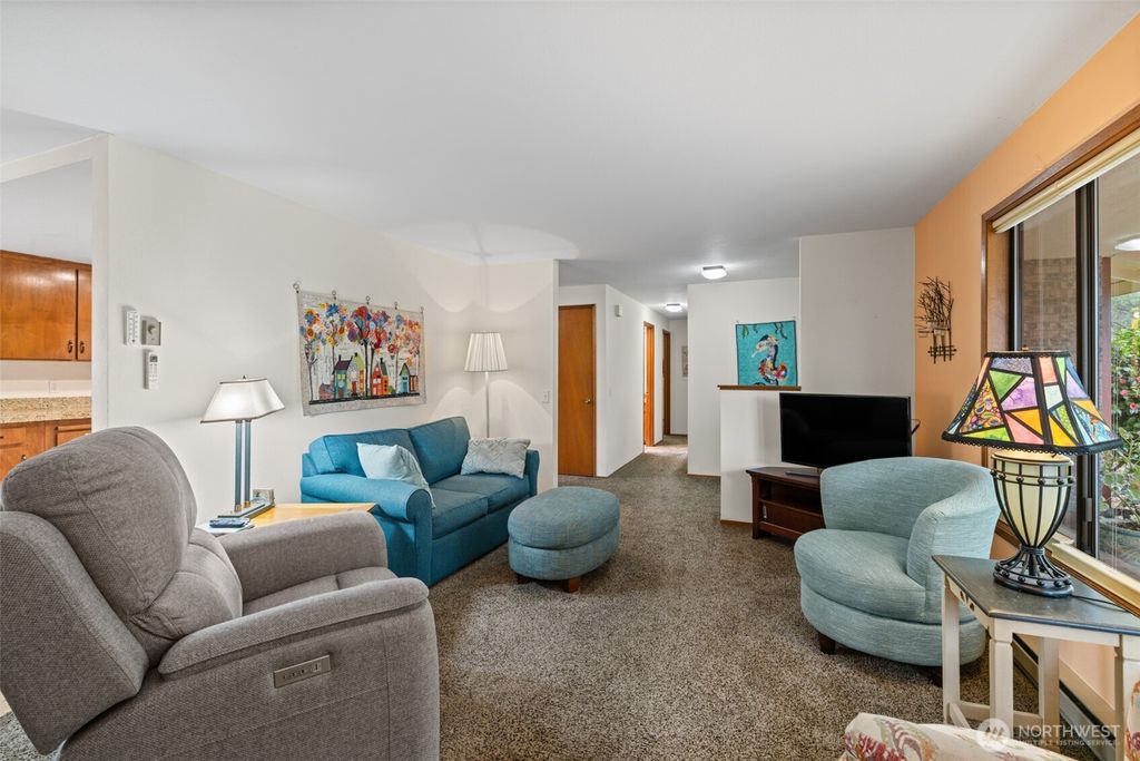 Photo of 617 S E Street, Port Angeles, WA 98363 (MLS # 2513229)