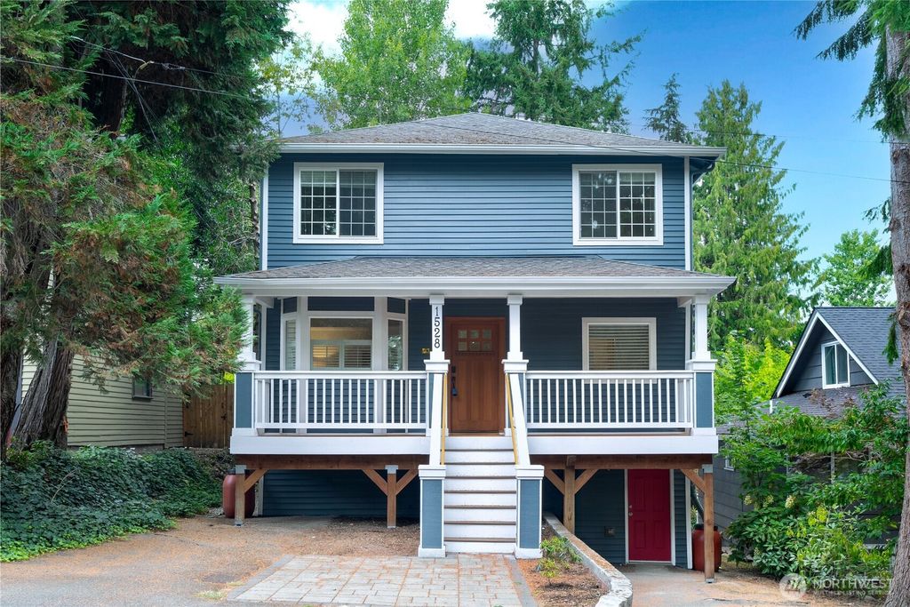 Photo of 1528 NE 97th ST St, Seattle, WA 98115 (MLS # 2432342)
