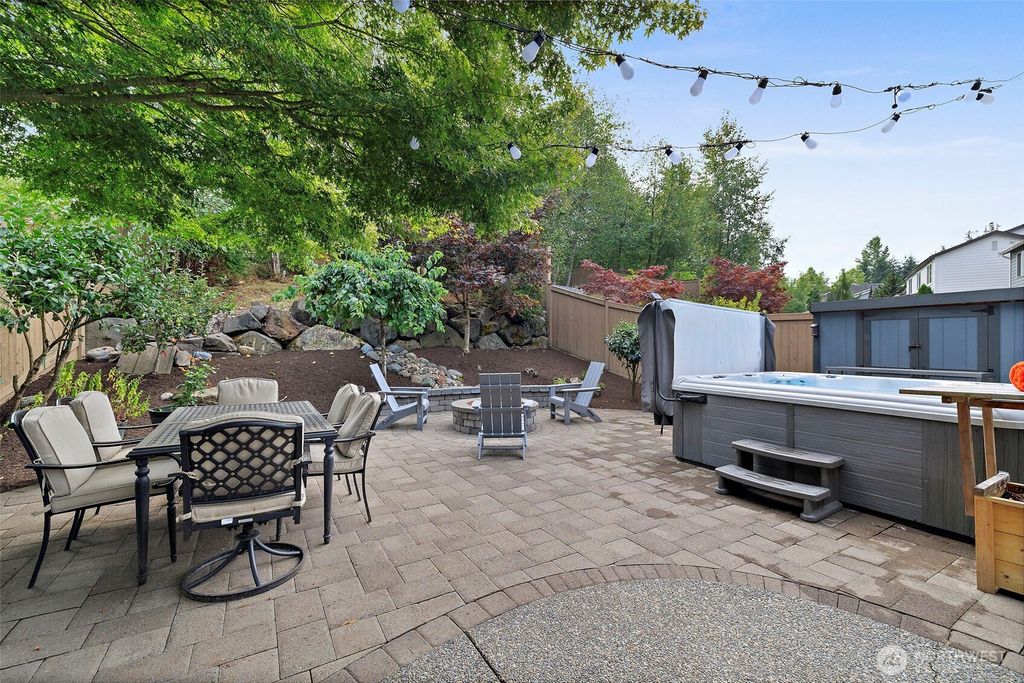 Photo of 6912 Silent Creek Avenue SE, Snoqualmie, WA 98065 (MLS # 2456775)