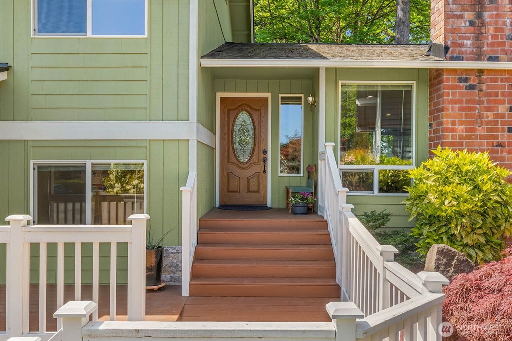 Photo of 12902 SE 158th Place, Renton, WA 98058 (MLS # 2371237)