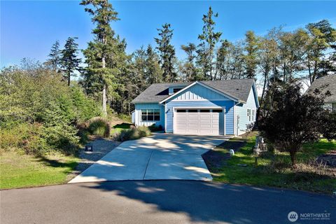 Photo of 726 Trinity Court, Ocean Shores, WA 98569 (MLS # 2444526)