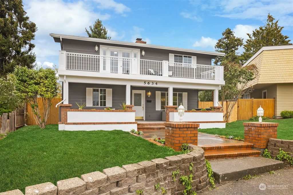 Photo of 5634 NE 59th Street, Seattle, WA 98105 (MLS # 1992523)