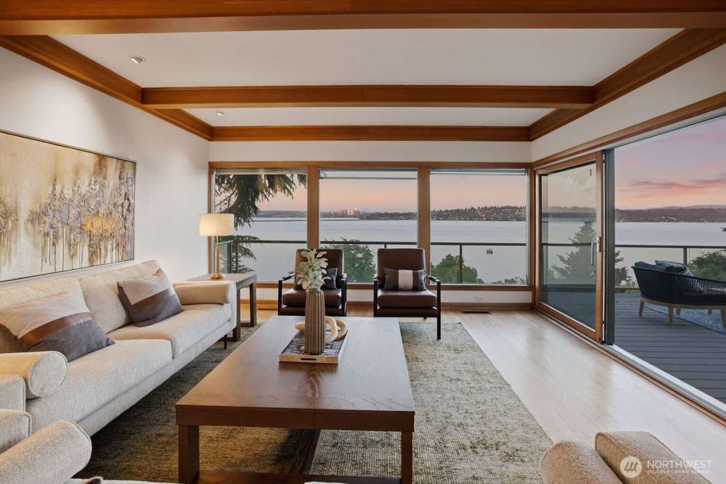 Photo of 2514 Shoreland Drive S, Seattle, WA 98144 (MLS # 2521782)