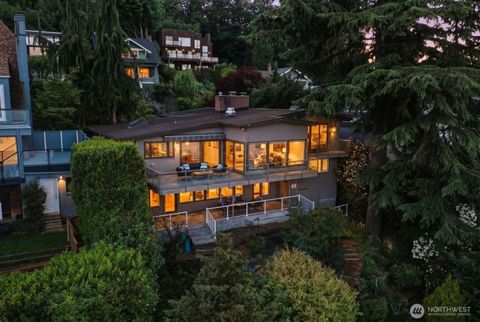 Photo of 2514 Shoreland Drive S, Seattle, WA 98144 (MLS # 2521782)