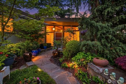 Photo of 2514 Shoreland Drive S, Seattle, WA 98144 (MLS # 2521782)