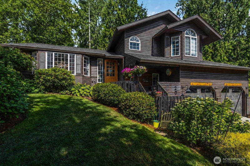 209 W Beacon Hill Drive