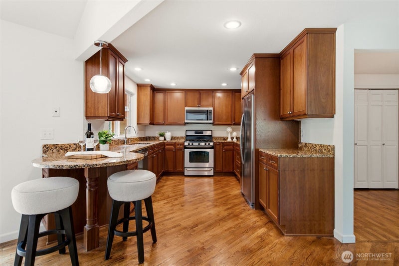 8626 NE 26th Place