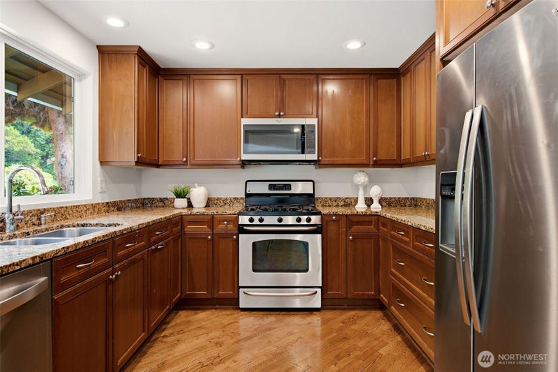 8626 NE 26th Place