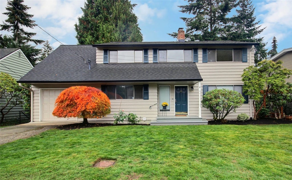 Photo of 329 NW 177th Street, Seattle, WA 98177 (MLS # 2598103)