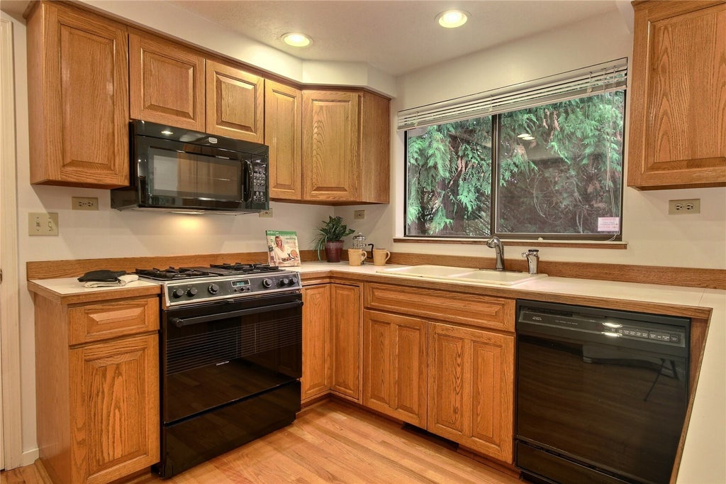 Photo of 329 NW 177th Street, Seattle, WA 98177 (MLS # 2598103)