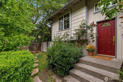 Photo of 608 School Street SE, Lacey, WA 98503 (MLS # 2576964)