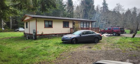 Photo of 14102 Pacific Way, Long Beach, WA 98631 (MLS # 2211012)