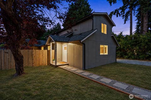 Photo of 2531 Monroe Avenue, Everett, WA 98203 (MLS # 2568875)