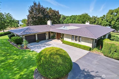 Photo of 9747 Road 1 NE, Moses Lake, WA 98837 (MLS # 2429622)