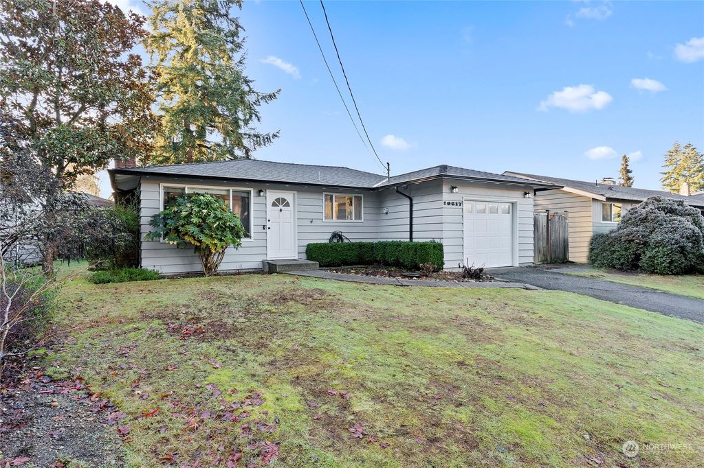 Photo of 10617 Beardslee Place, Bothell, WA 98011 (MLS # 2024755)