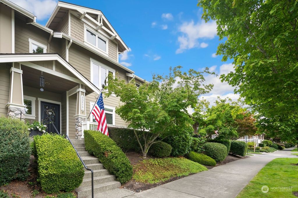 Photo of 35214 SE Ridge Street, Snoqualmie, WA 98065 (MLS # 2193008)