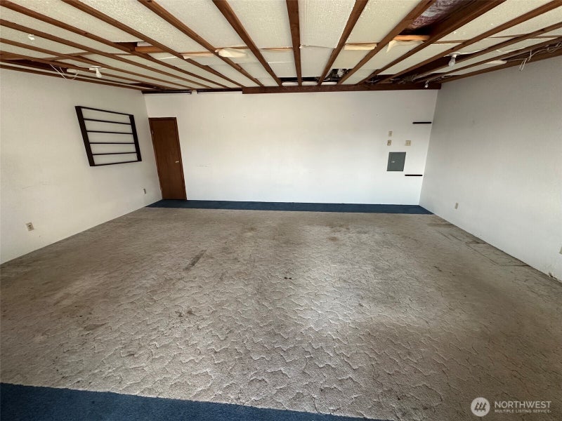 34 E Glass Avenue