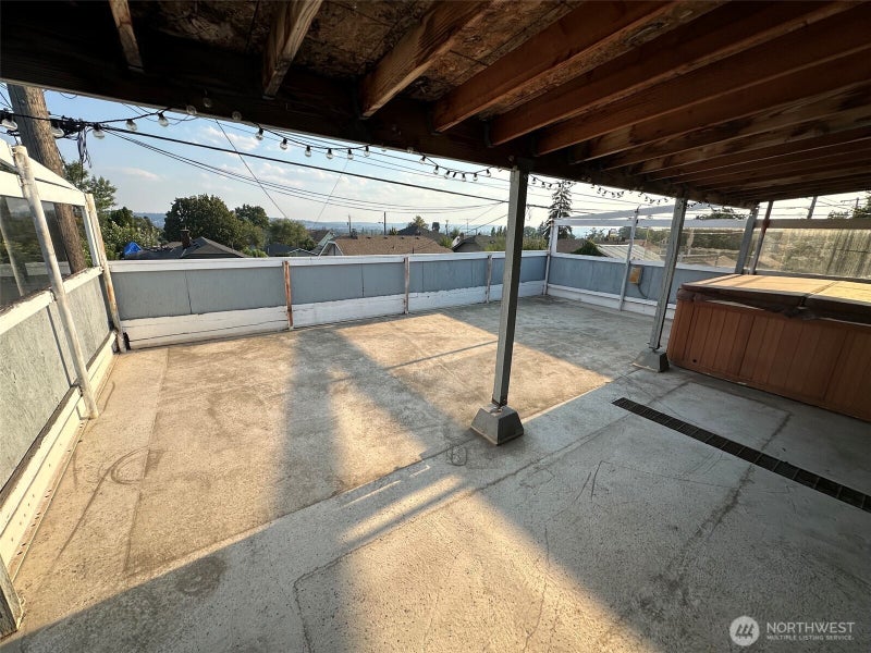 34 E Glass Avenue