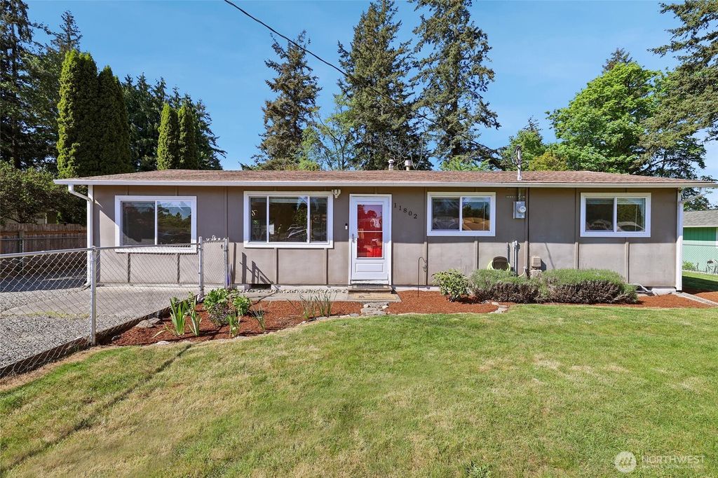 Photo of 11802 SE 272nd Place, Kent, WA 98030 (MLS # 2420140)