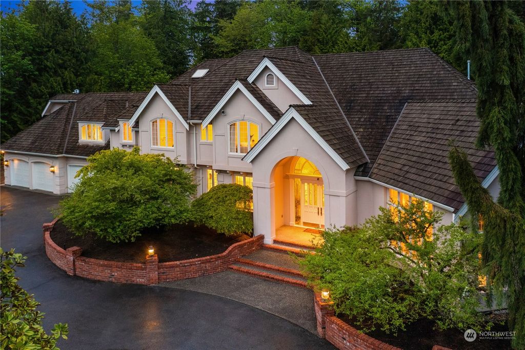 Photo of 5574 248th Place SE, Issaquah, WA 98029 (MLS # 2016121)