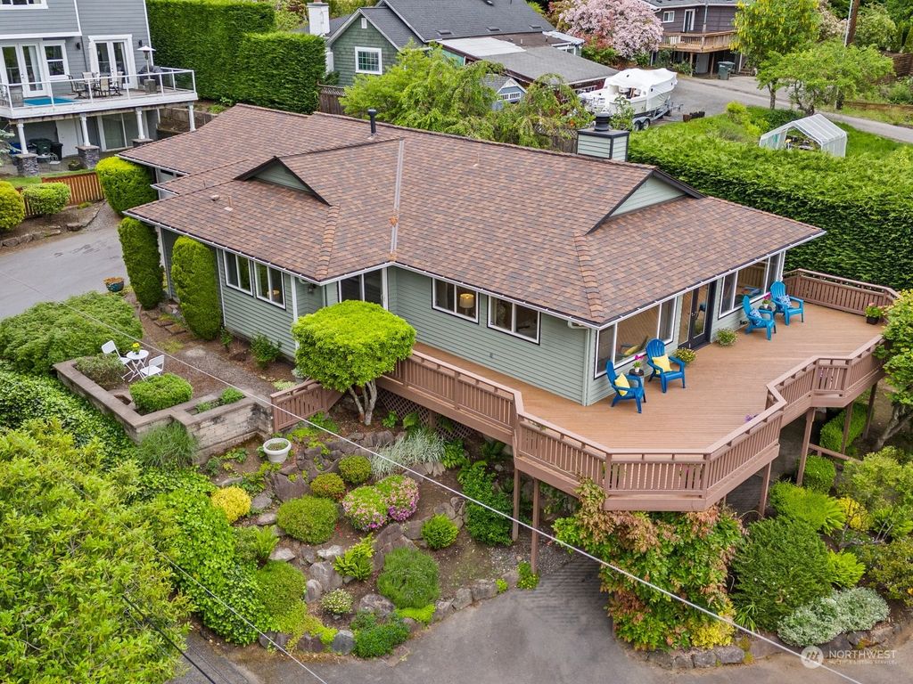 Photo of 18220 94th Avenue NE, Bothell, WA 98011 (MLS # 2218057)