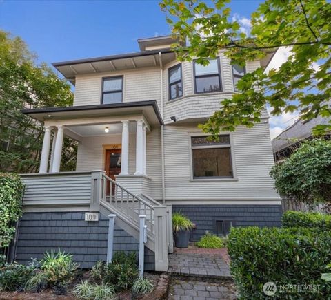 Photo of 109 11th Avenue E, Seattle, WA 98102 (MLS # 2423772)