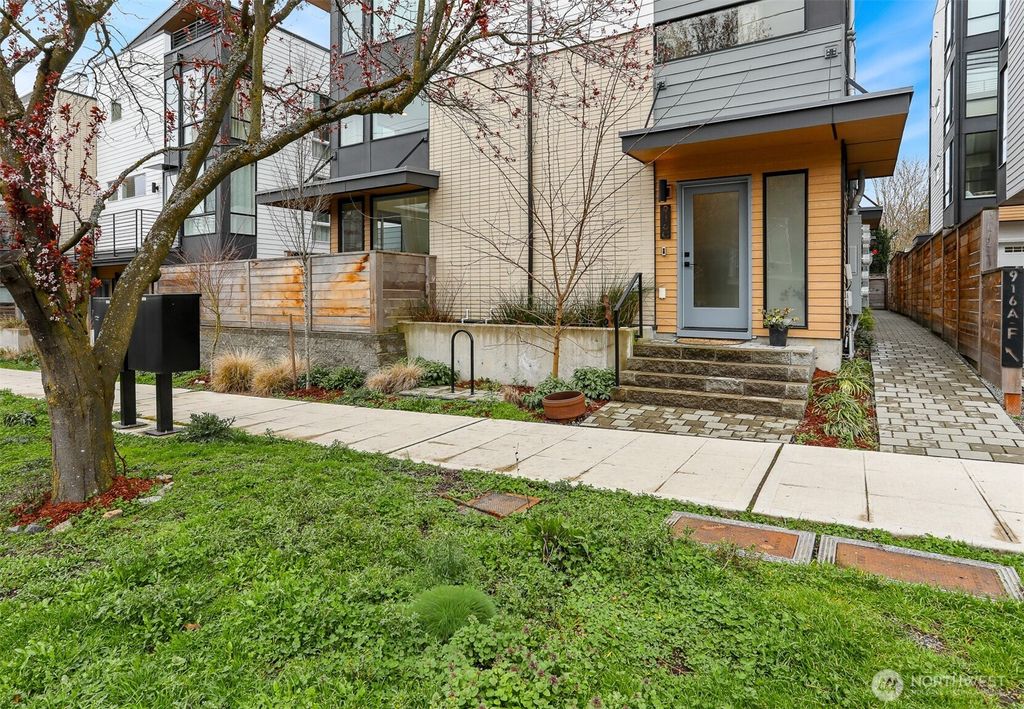 Photo of 916 NW 56th Street #G, Seattle, WA 98107 (MLS # 2493878)