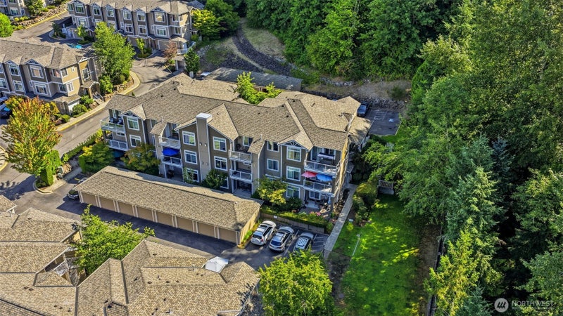 3500 E Lake Sammamish Parkway SE 3-103