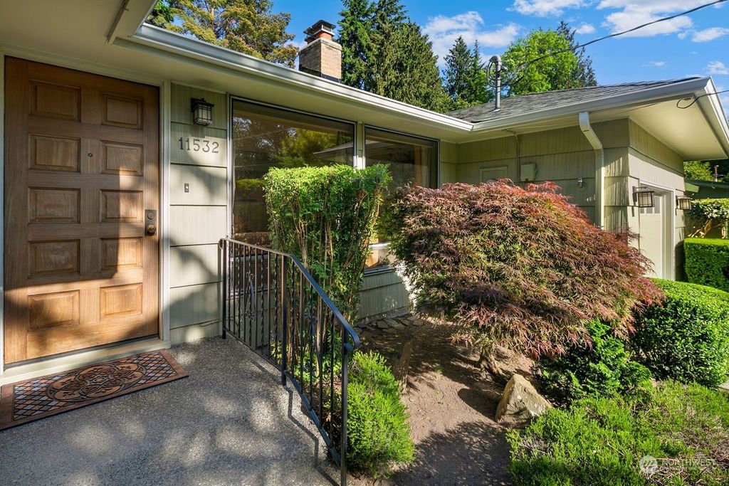 Photo of 11532 36th Avenue NE, Seattle, WA 98125 (MLS # 2125371)