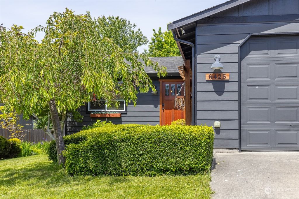 Photo of 8425 14th Place SE, Lake Stevens, WA 98258 (MLS # 2244612)