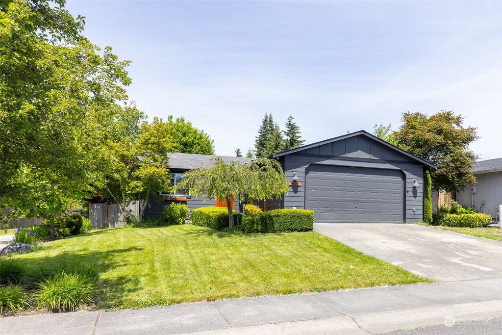 Photo of 8425 14th Place SE, Lake Stevens, WA 98258 (MLS # 2244612)