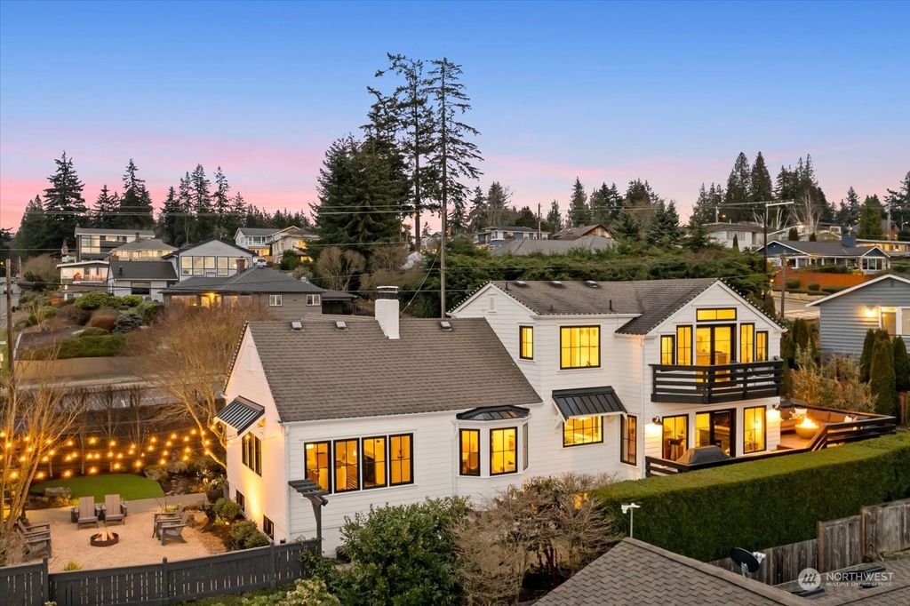 Photo of 854 Maple Street, Edmonds, WA 98020 (MLS # 2065767)