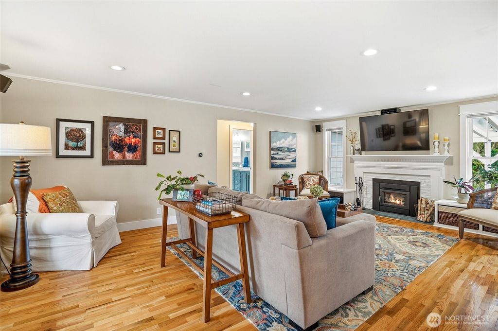 Photo of 18903 127th Place SE, Renton, WA 98058 (MLS # 2483280)