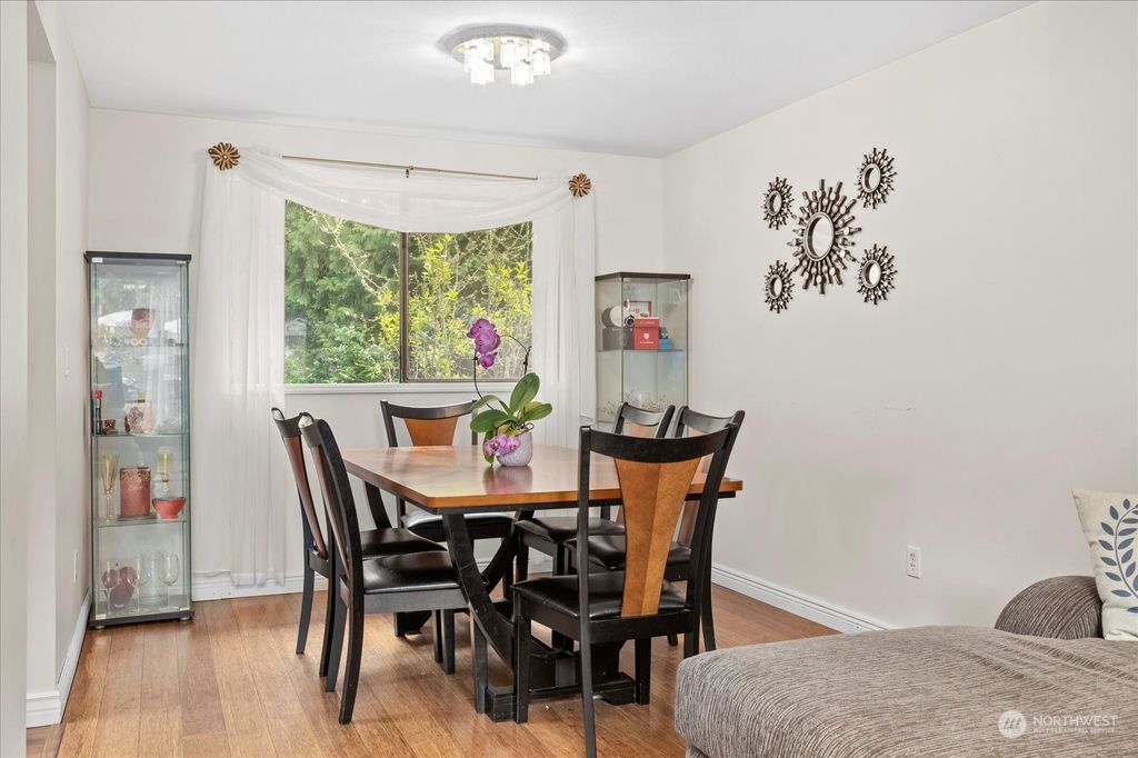 Photo of 1226 224th Place NE, Sammamish, WA 98074 (MLS # 2061206)