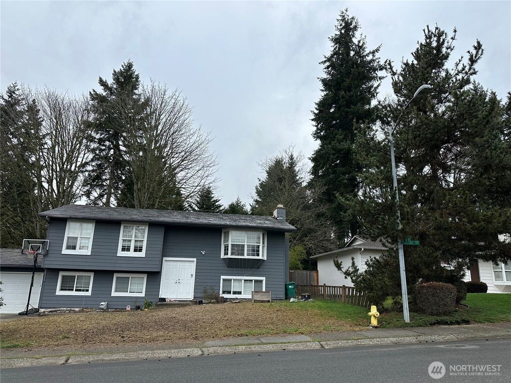 Photo of 15716 NE 112th Street, Redmond, WA 98052 (MLS # 2482731)