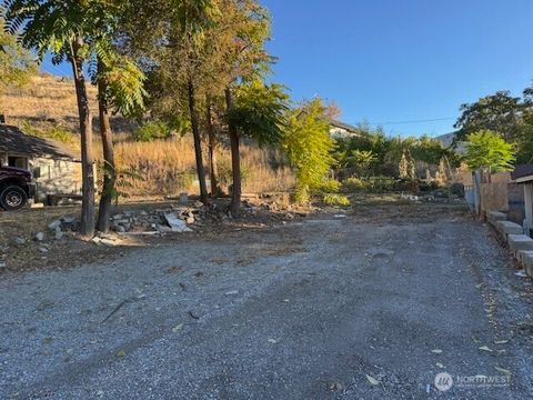 Photo of 0 E Allen Street, Chelan, WA 98816 (MLS # 2449255) Photo of 0 E Allen Street, Chelan, WA 98816 (MLS # 2449255)